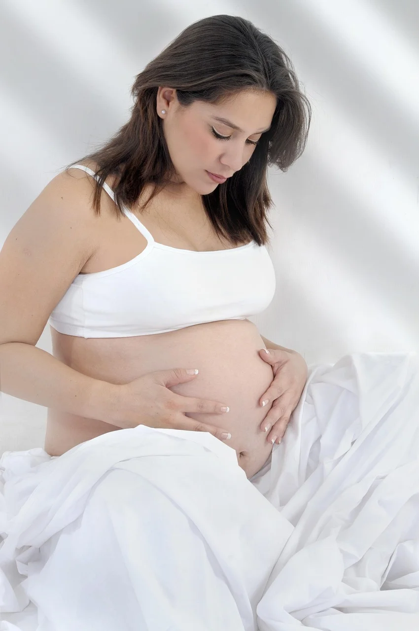 Séance d’ostéopathie pour femme pendant la grossesse à Dijon